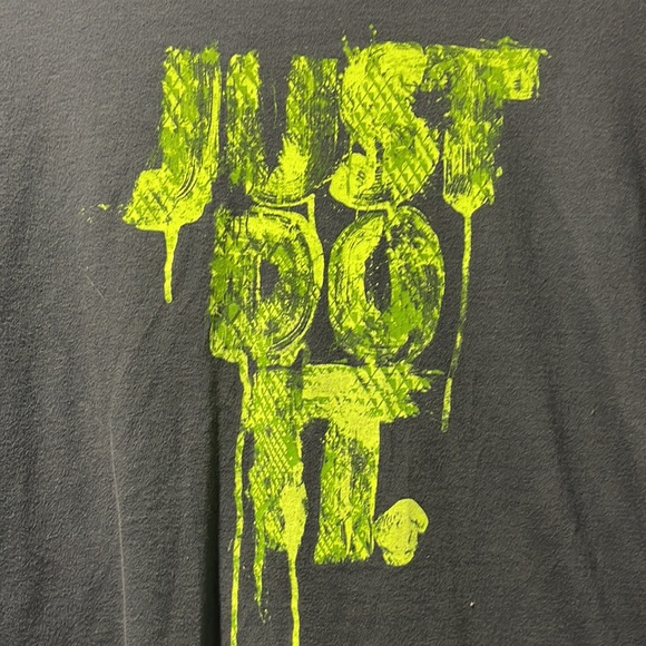 Nike T-shirt - Picture 2 of 4